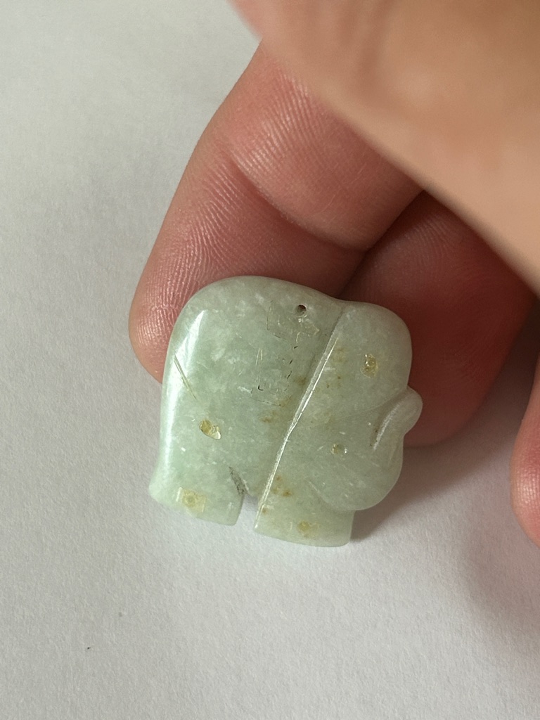 Light Green Jade Elephant Pendant Necklace Charm 25$